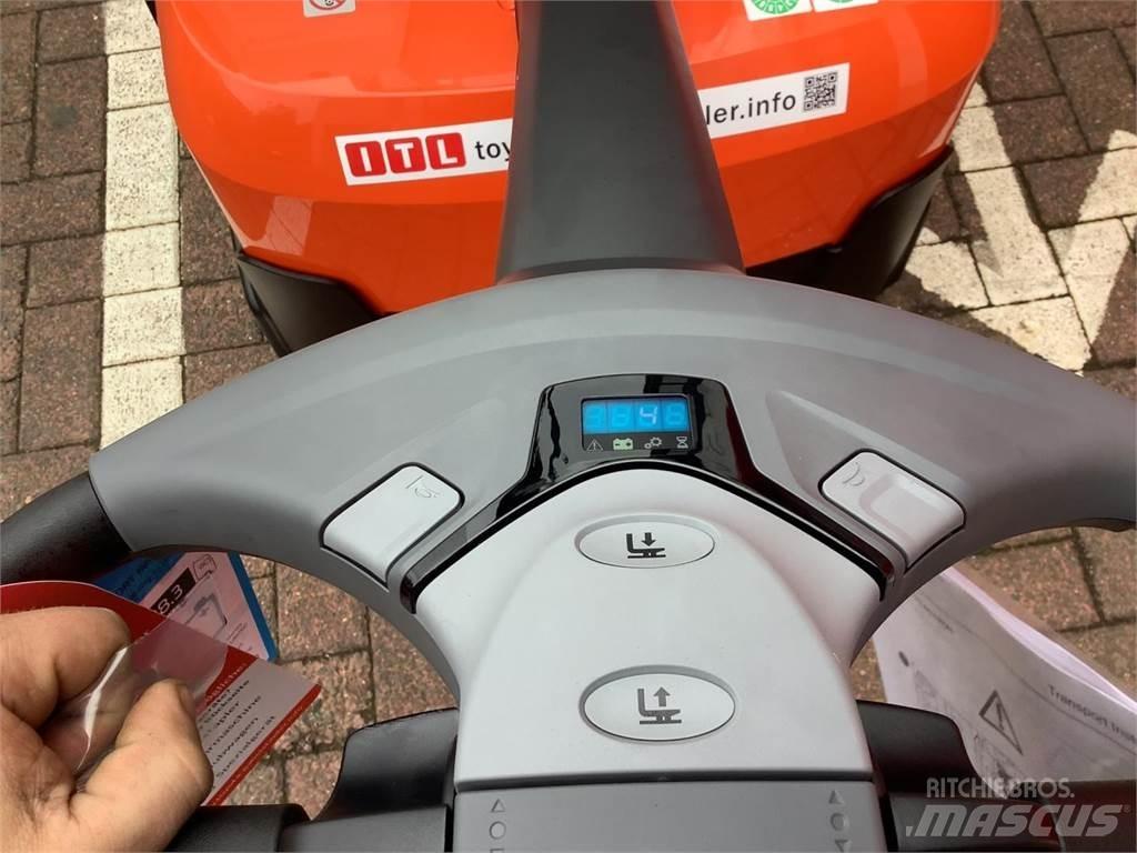 Toyota SWE120L 手推堆垛车