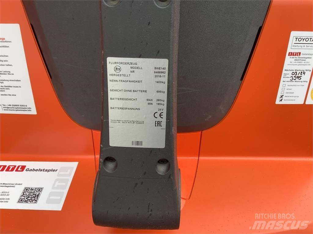Toyota SWE140 手推堆垛车