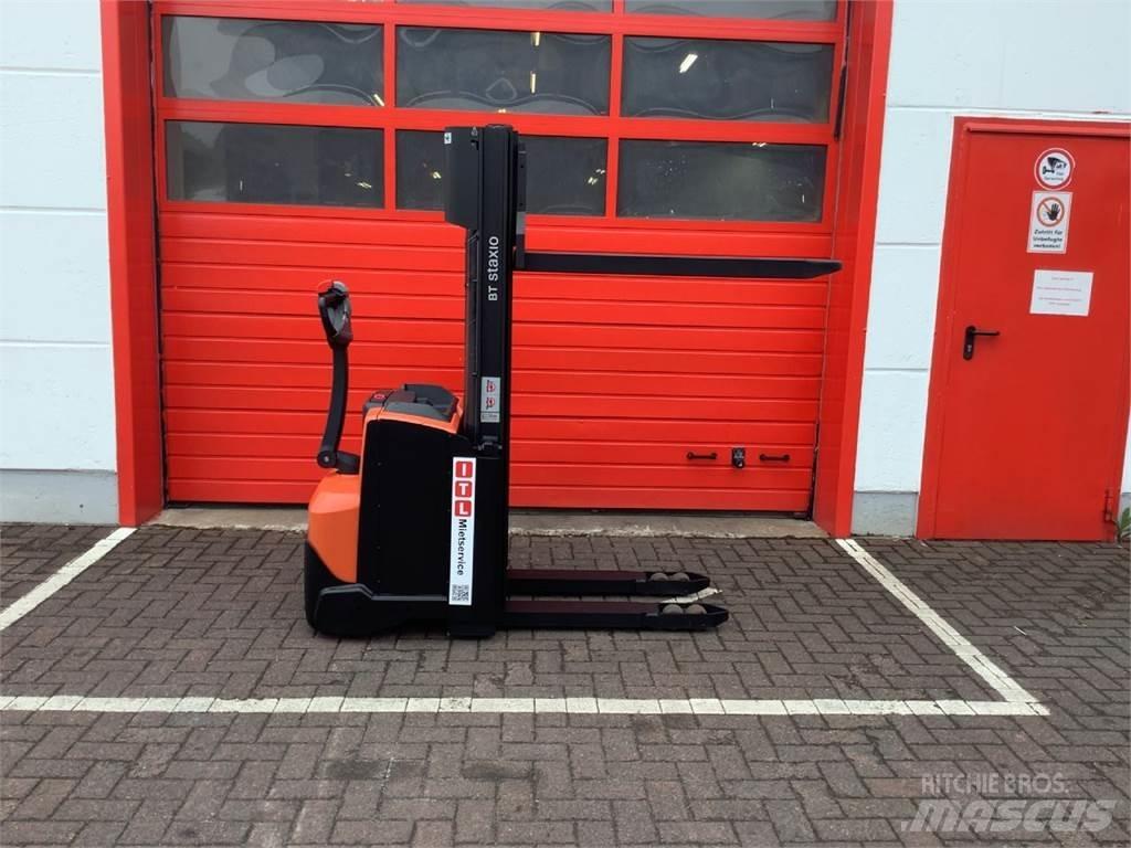 Toyota SWE140 手推堆垛车