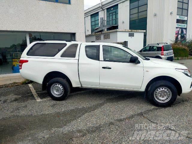 Fiat FULLBACK 平板栏板货车