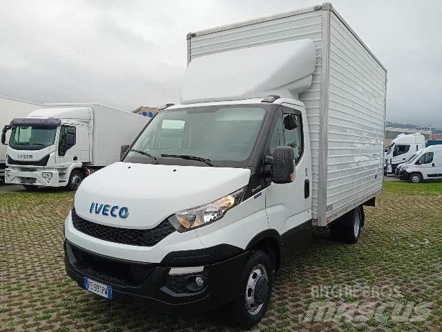 Iveco 35C13 厢式货车