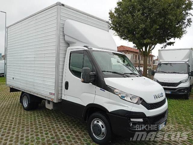 Iveco 35C13 厢式货车