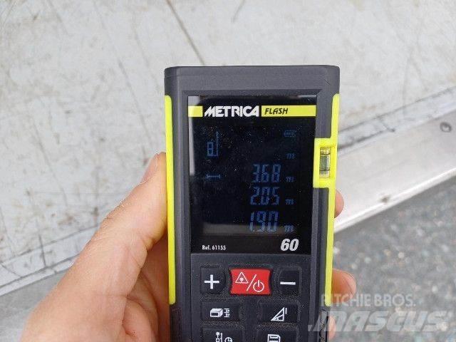Iveco 35C16 冷藏车