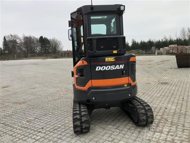 Doosan DX27Z-7 小型挖掘机