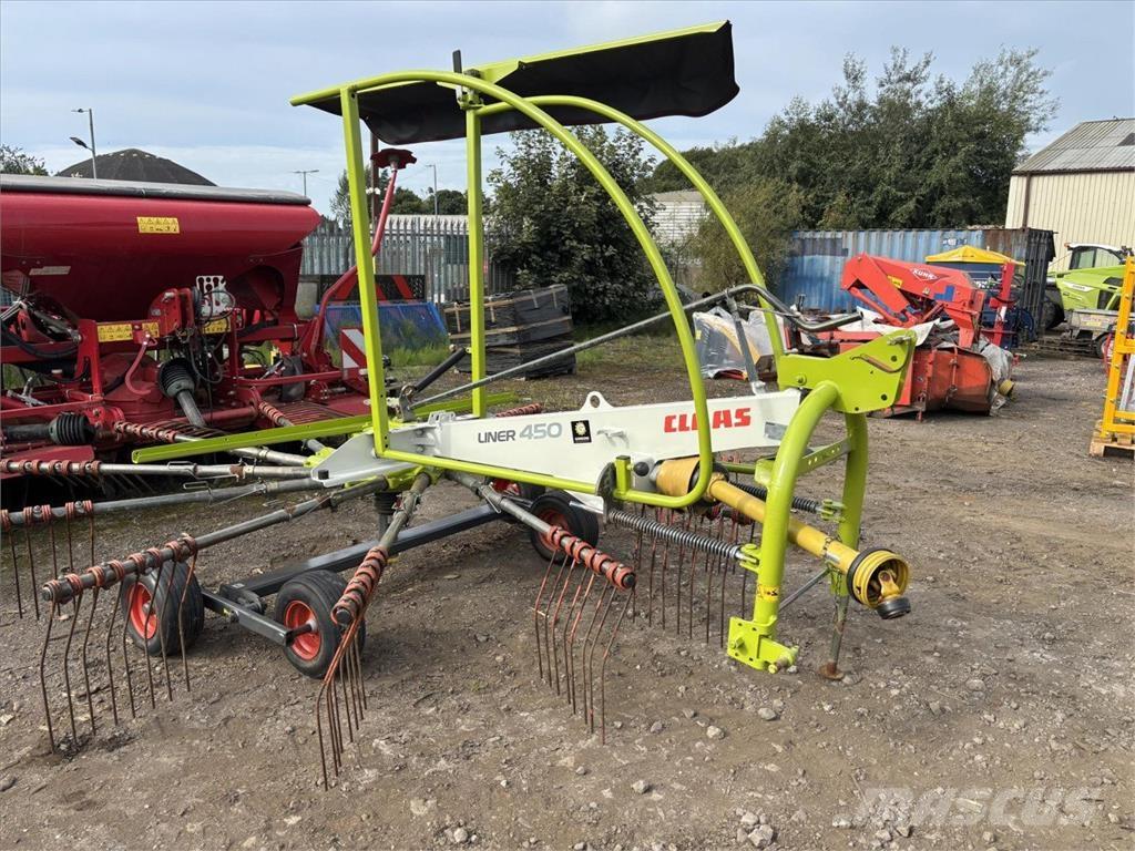 CLAAS LINER 450 犁耙和摊草机