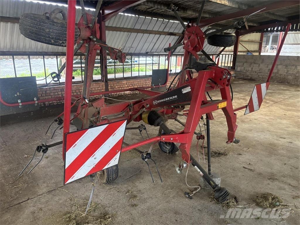 Kongskilde Z555 犁耙和摊草机