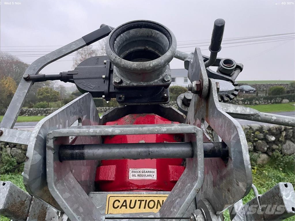 Redrock SUPER 8 撒肥机