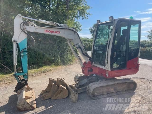 Takeuchi TB230 中型挖掘机