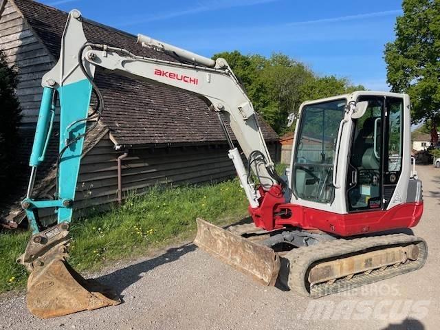 Takeuchi TB250 中型挖掘机