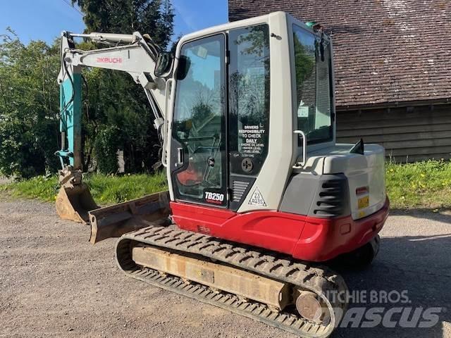 Takeuchi TB250 中型挖掘机