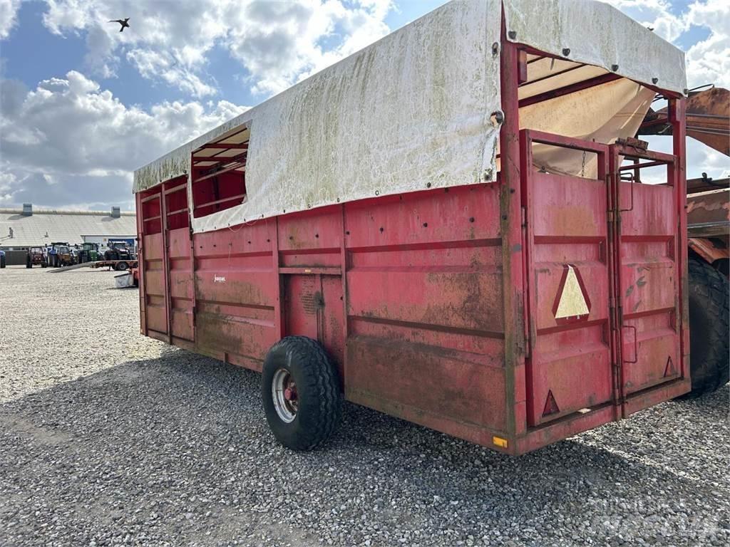  6 MTR 动物运输拖车
