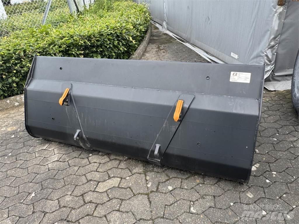 Ålö VL 225 SKOVL 前装载和挖掘机