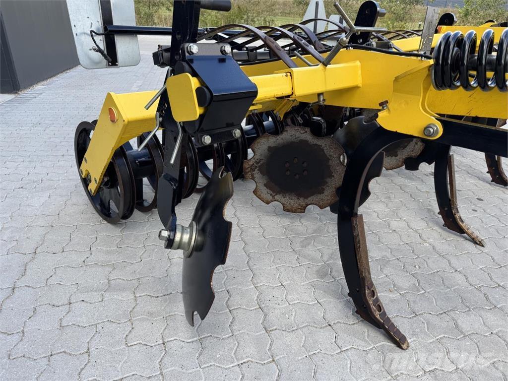 Bednar 350 钉齿耙