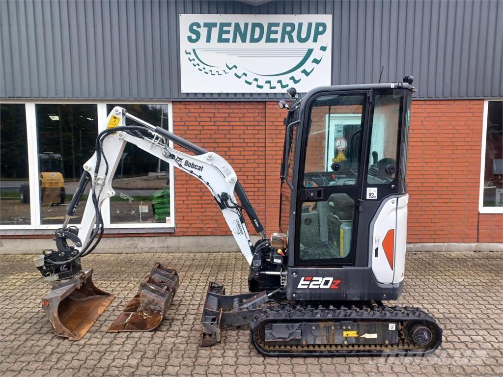 Bobcat E20 小型挖掘机