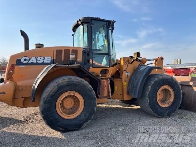 CASE 821E 轮式装载机