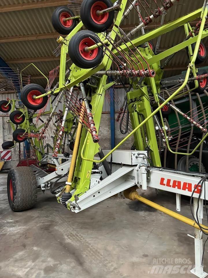 CLAAS LINER 3000 犁耙和摊草机