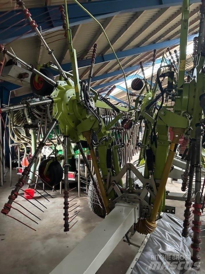 CLAAS LINER 3000 犁耙和摊草机