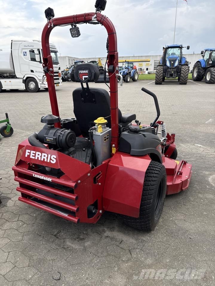 Ferris ZT 3300ISX 小型拖拉机