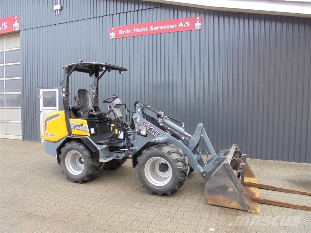 GiANT G2700XHDP 小型装载机