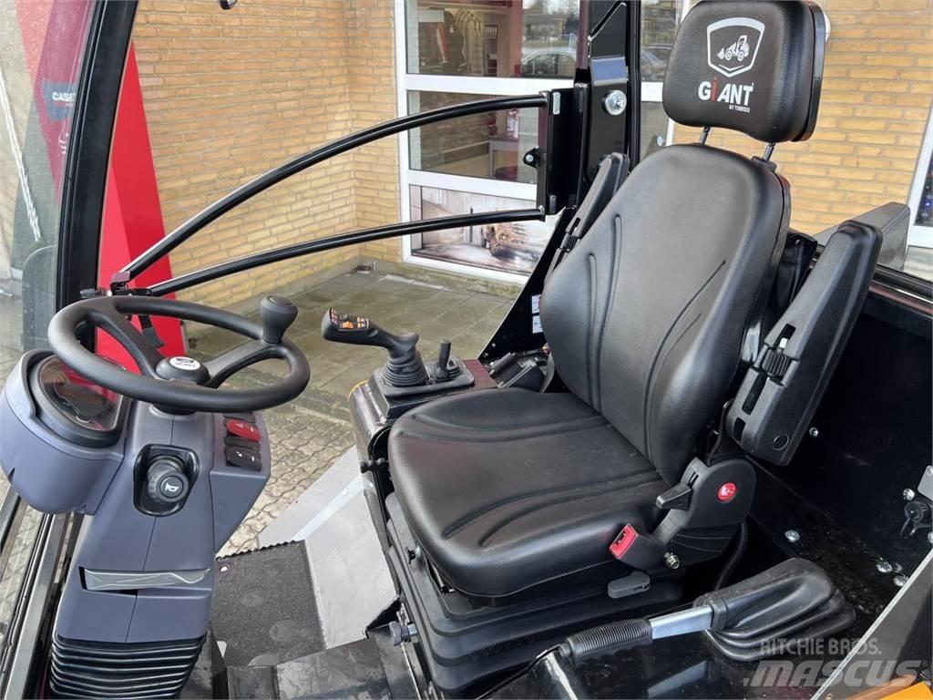 GiANT G3500 小型装载机