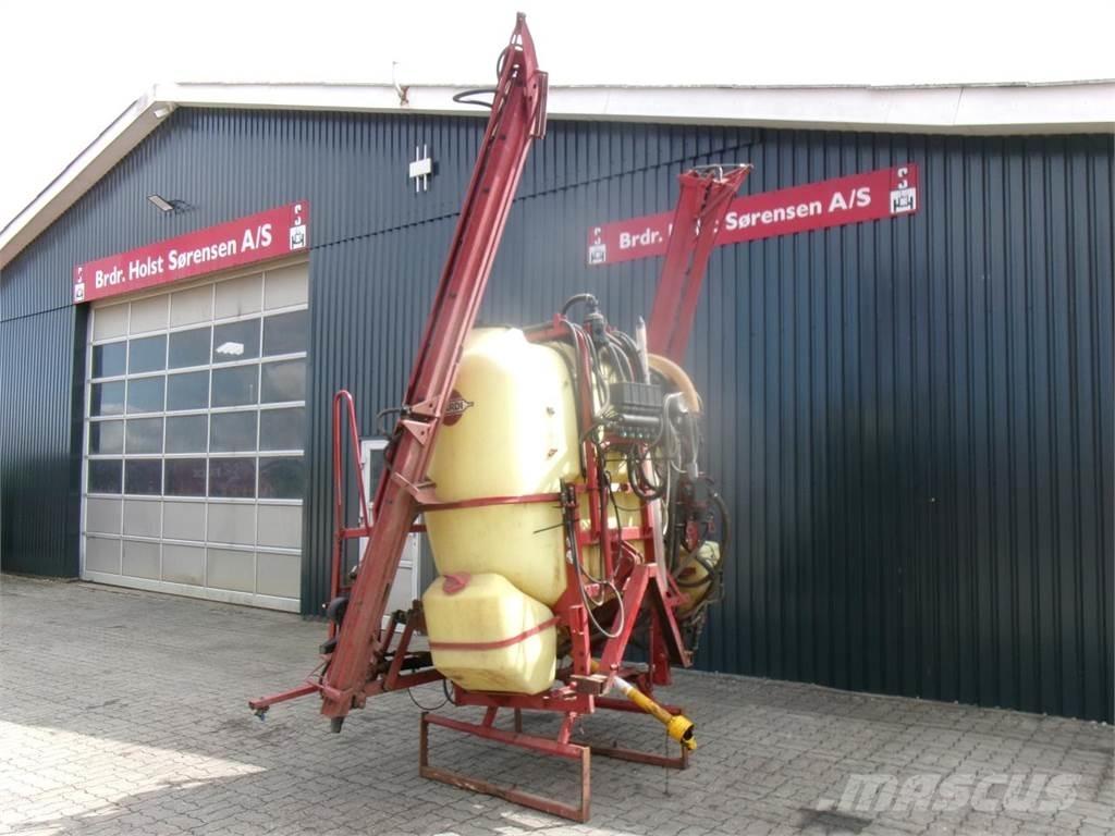 Hardi 1200L 15 M 悬挂式喷雾机