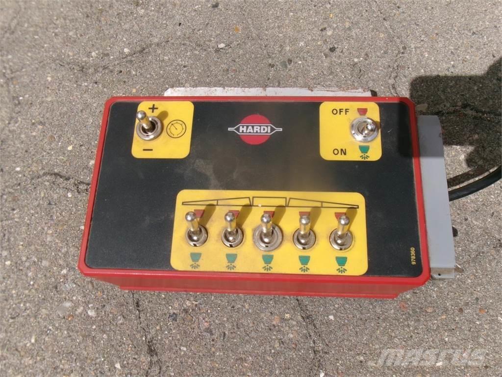 Hardi 1200L 15 M 悬挂式喷雾机