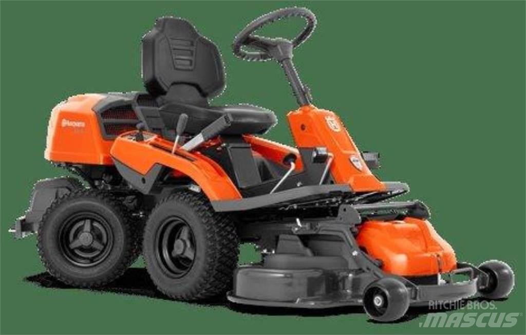 Husqvarna R214TC 小型拖拉机