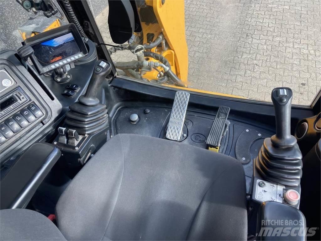 JCB 4CX 反铲装载机