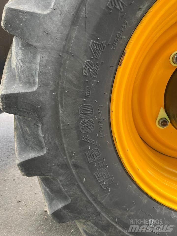 JCB 540-170 伸缩臂叉装车|叉装车