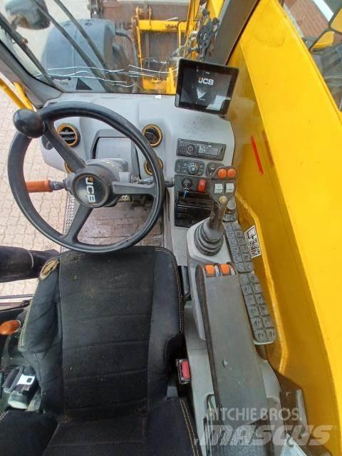 JCB 542-70 伸缩臂叉装车|叉装车