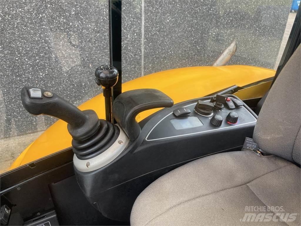 JCB 8040 ZTS 小型挖掘机