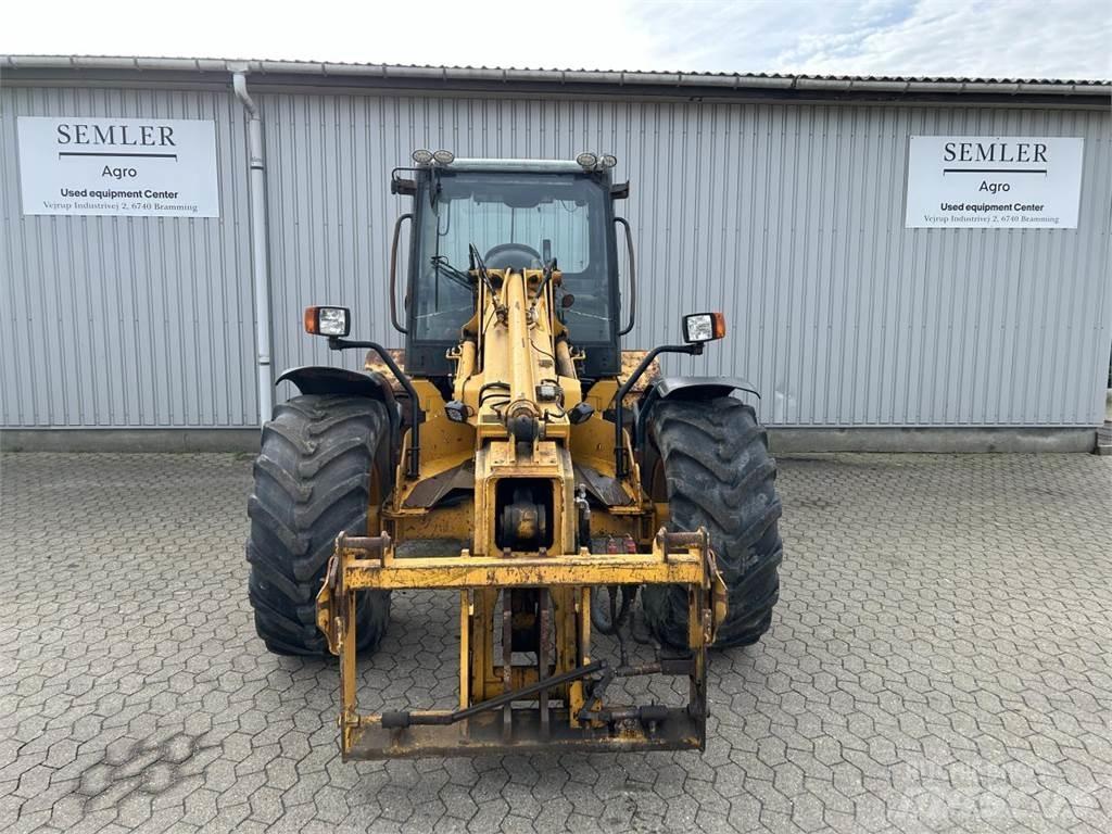 JCB TM 300 52 小型装载机