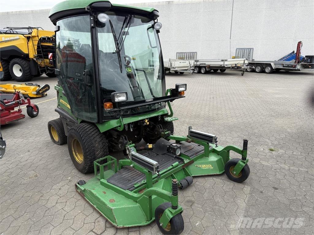 John Deere 1585 工具车