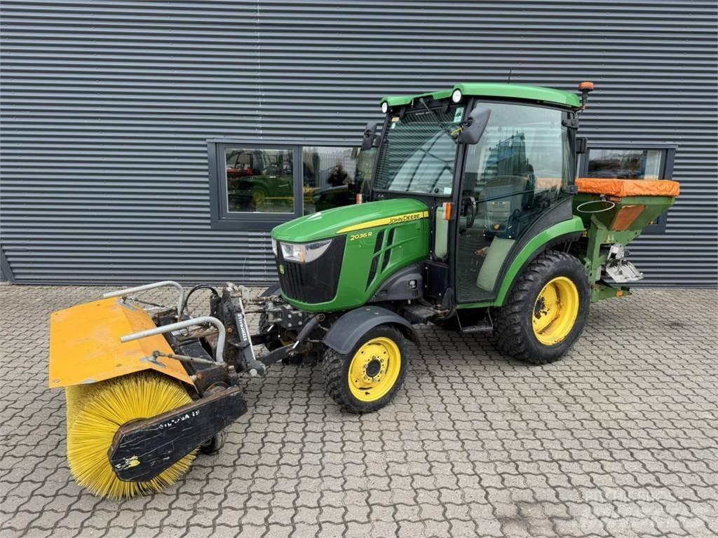 John Deere 2036R 小型拖拉机