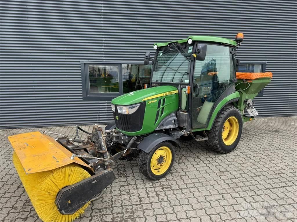 John Deere 2036R 小型拖拉机