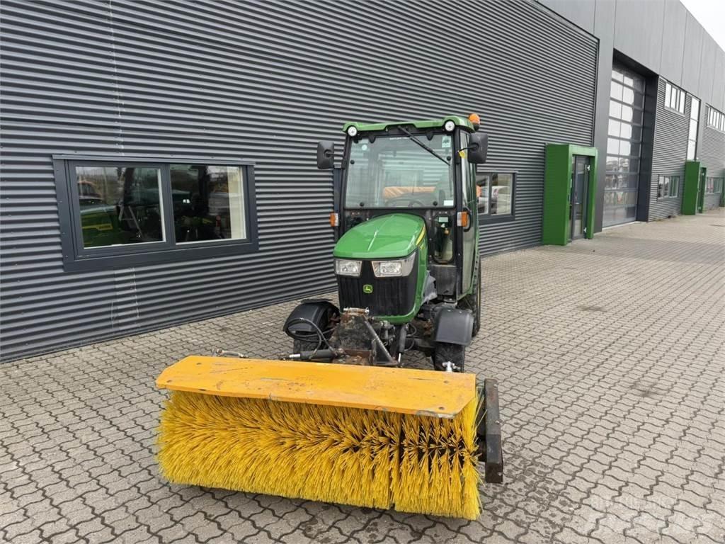 John Deere 2036R 小型拖拉机