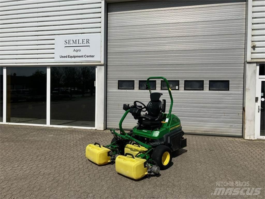 John Deere 2700 球道割草机