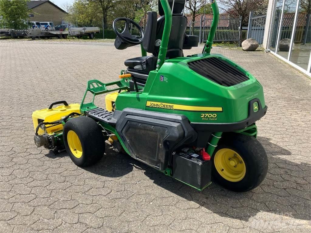 John Deere 2700 球道割草机