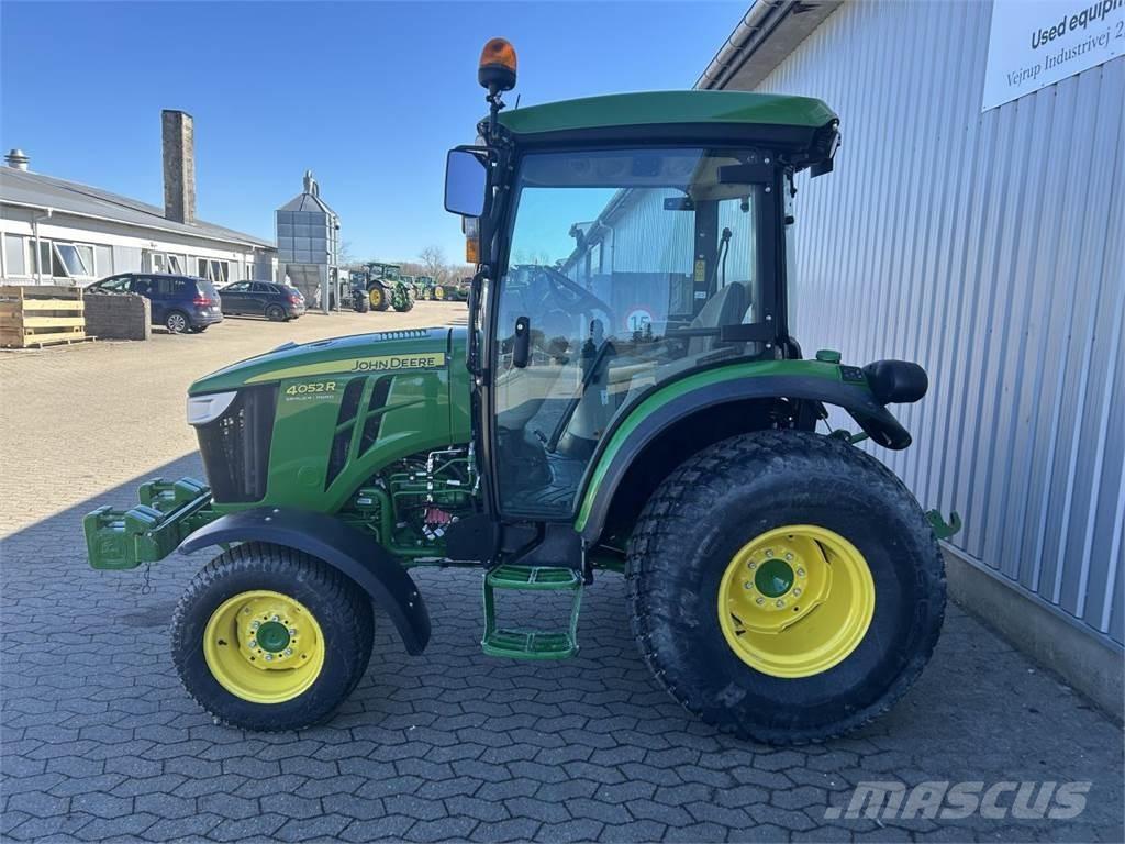 John Deere 4052R 小型拖拉机