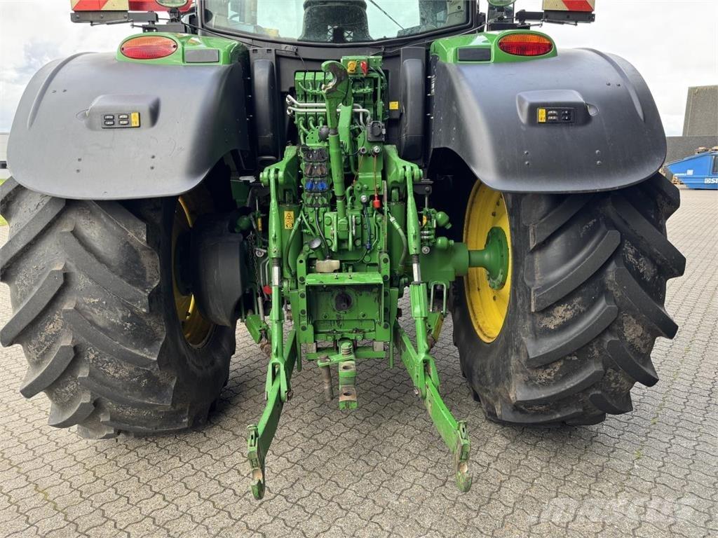 John Deere 6215R 拖拉机/农用车
