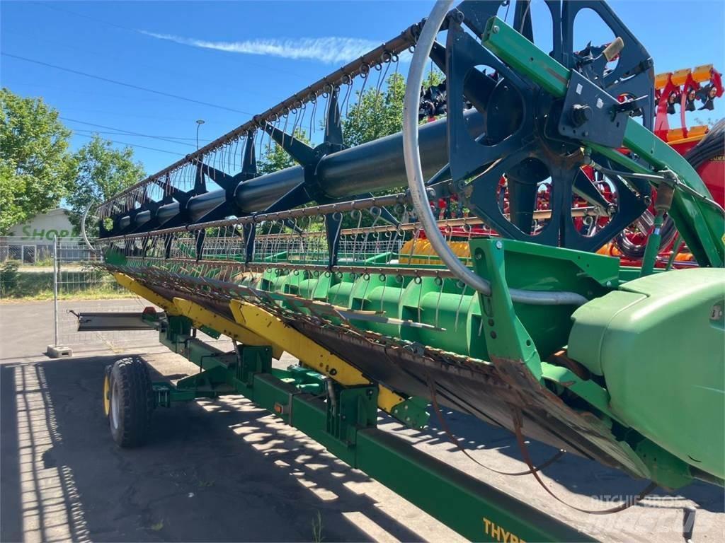 John Deere 630R 联合收割机头