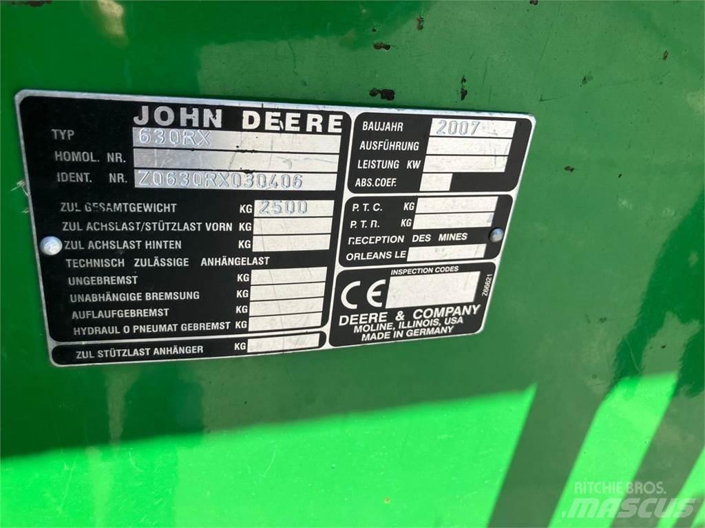John Deere 630R 联合收割机头