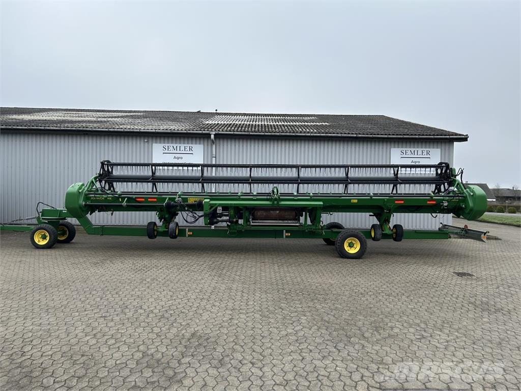 John Deere 635D 联合收割机头