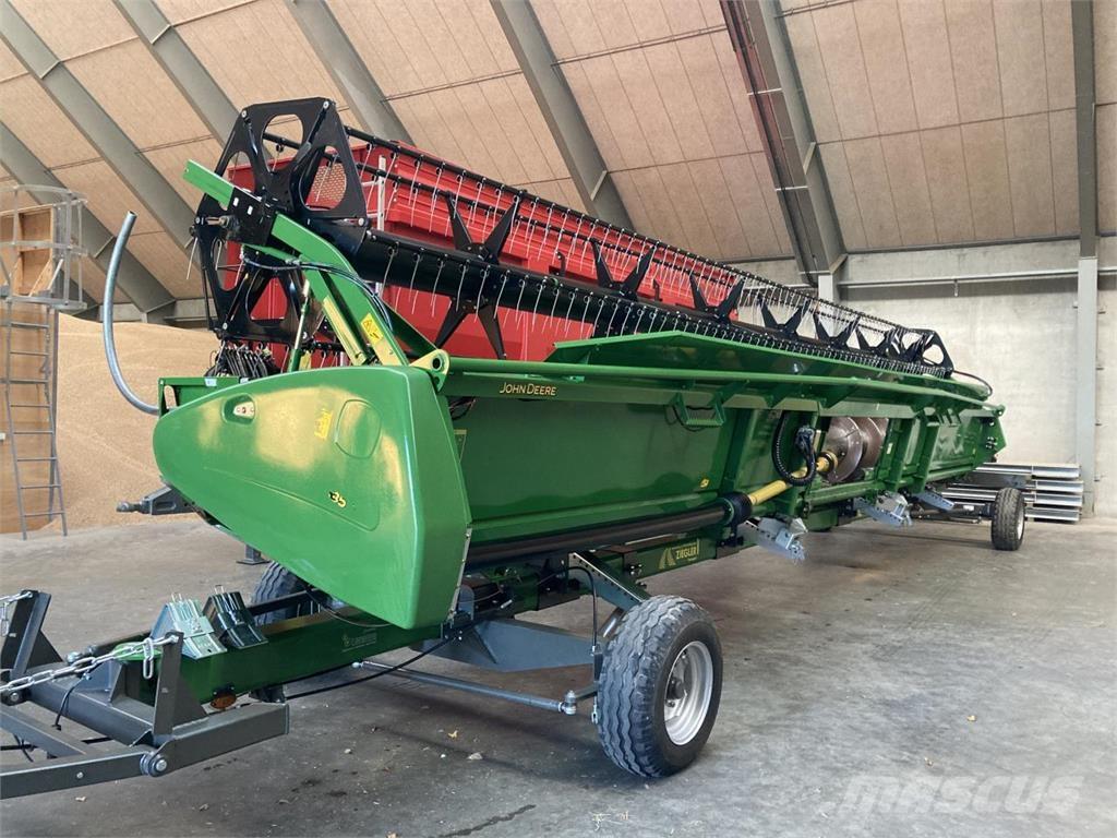John Deere 635R 联合收割机头
