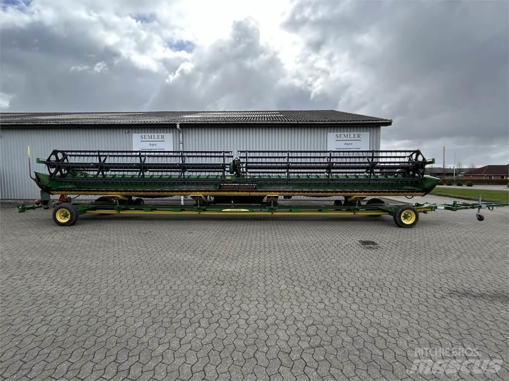 John Deere 640D 联合收割机头