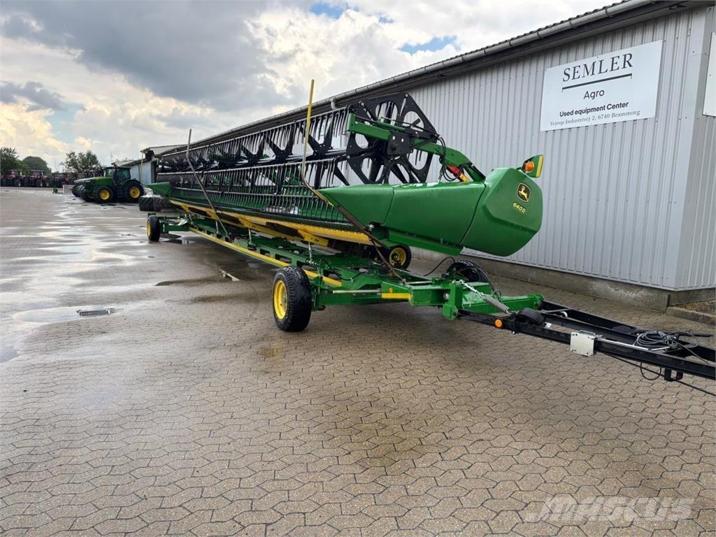John Deere 640D 联合收割机头