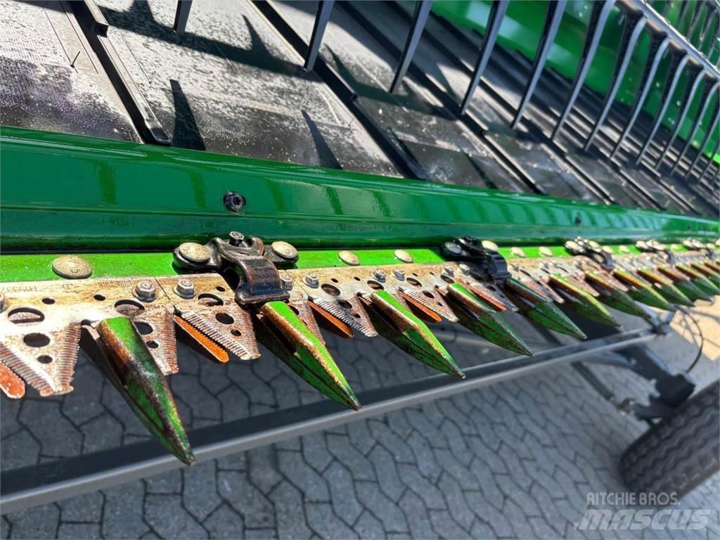 John Deere 735D 联合收割机头