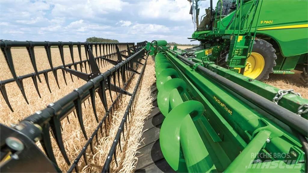 John Deere 735D 联合收割机头