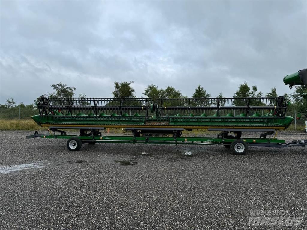 John Deere 740D 联合收割机头