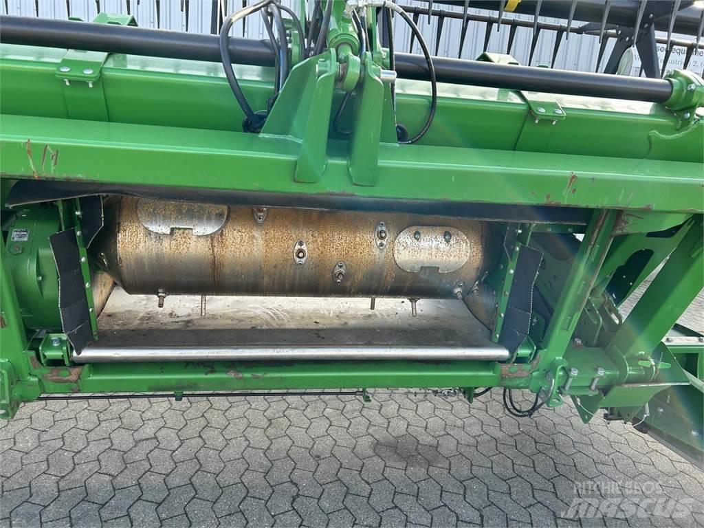 John Deere 740D 联合收割机头